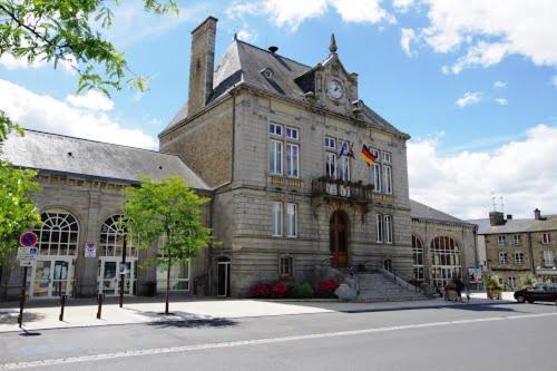 Appartement Familial Le Tanis Pontorson Esterno foto