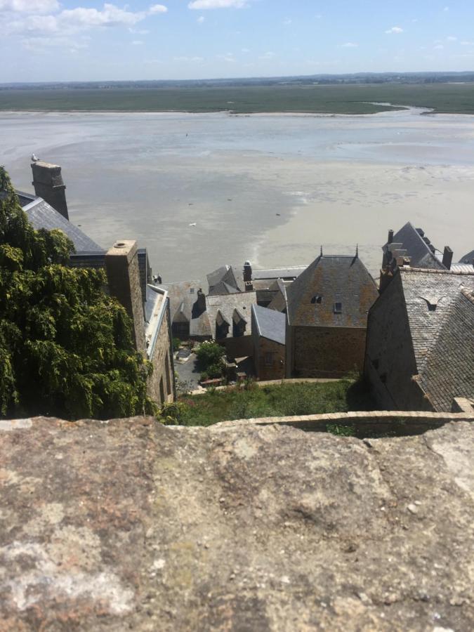 Appartement Familial Le Tanis Pontorson Esterno foto
